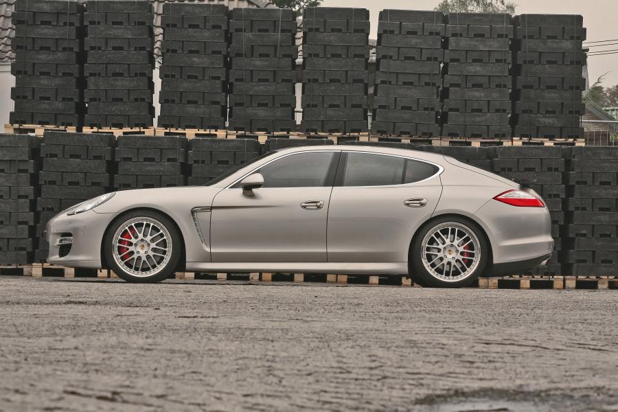  Porsche Panamera Turbo by McChip-DKR 2009 года  (фото 9 из 16)